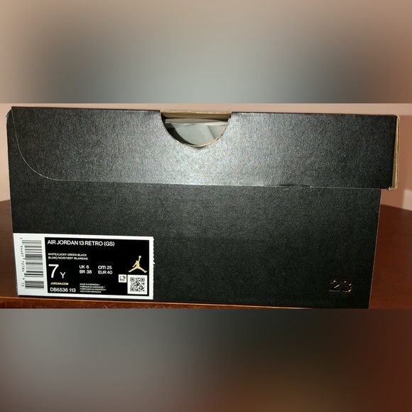 AIR JORDAN 13 RETRO “LUCKY GREEN” BRAND NEW GRADE SCHOOL SIZE 7Y - Picture 5 of 5